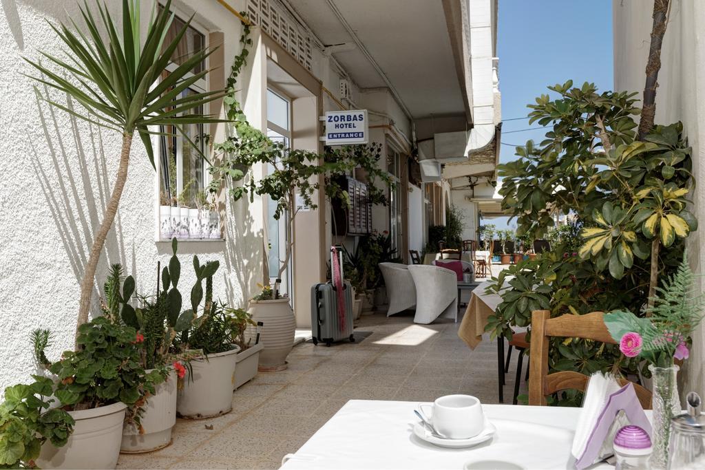 Zorbas Hotel Chersonissos Buitenkant foto